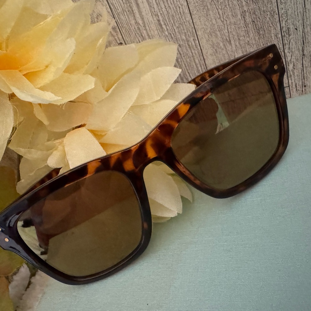 Brown Kreedom oversized  Frame and Non-Reflective Lenses